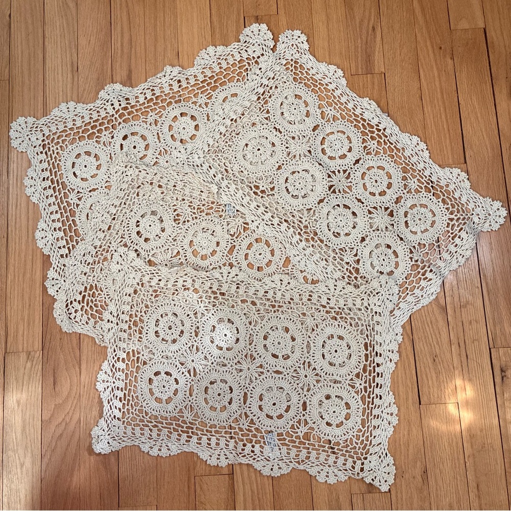 New Vintage Crochet Lace Placemats Set of 4 ECRU, by Imperial Elegance
